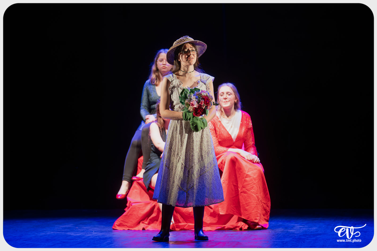 BLANCHE-NEIGE FOUTUE FORET